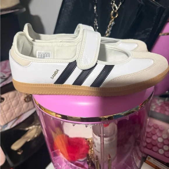 Adidas Samba Mary Jane Sneaks White/Black size 8 posh takes 20% I’m firm price - Picture 6 of 11